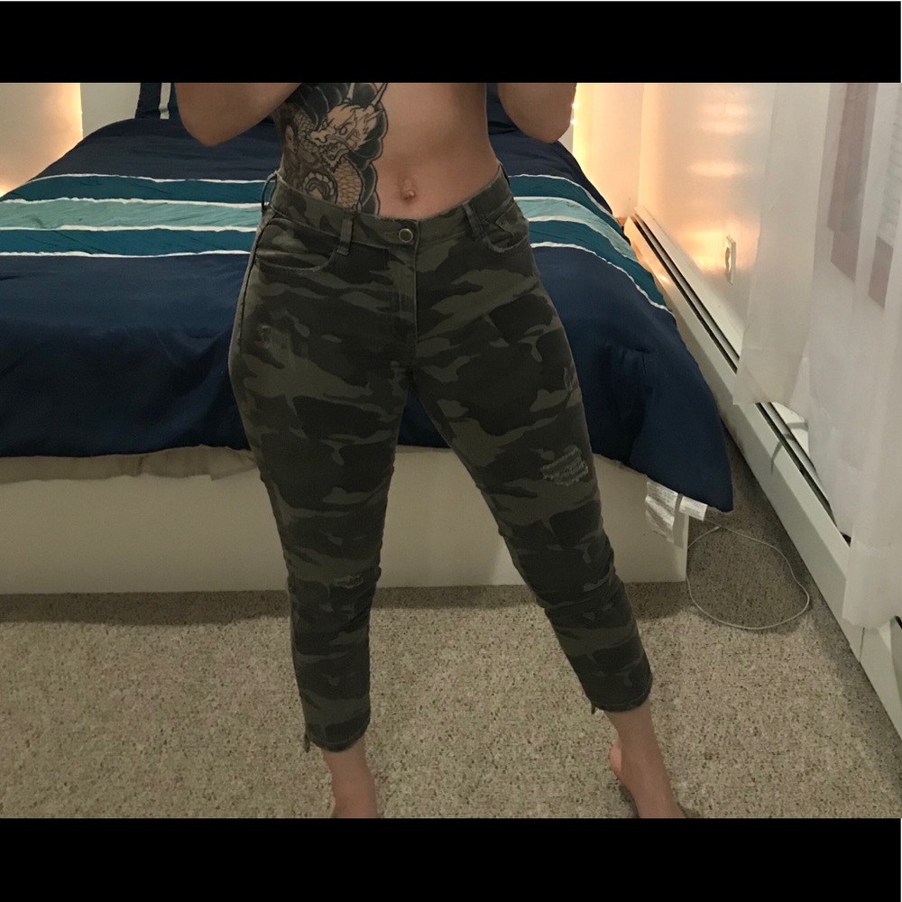 Camo Capri jeans